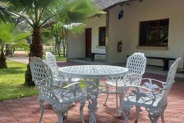 هتل Palm Afrique Lodge Botswana