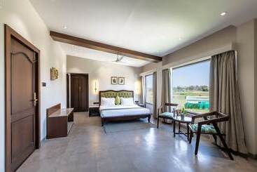 בית מלון כפרי Parijat Lake Resort By Goldmark, Madhai  Satpura National Park