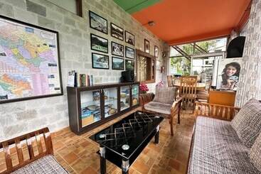 هتل Happy Homestay