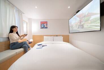 Aank Hotel Guri
