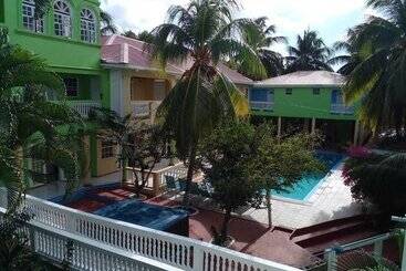 Bay Heights Escape