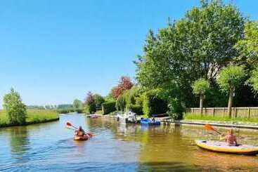 تختخواب و صبحانه Harlingen Staete