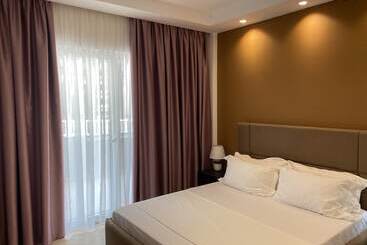 هتل Atrium Deluxe Resort