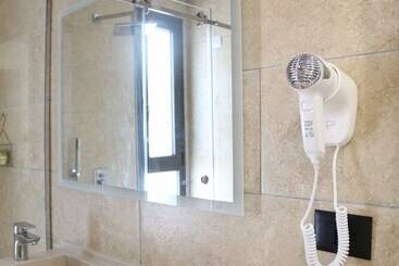 هتل B&b Champagne Vlore Bay