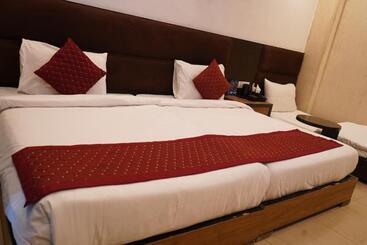 هتل O Delhi, Near Metro Station Karol Bagh