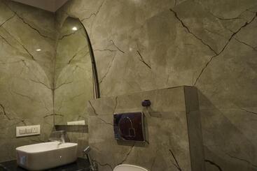 هتل O Delhi, Near Metro Station Karol Bagh