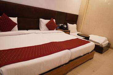 هتل O Delhi, Near Metro Station Karol Bagh