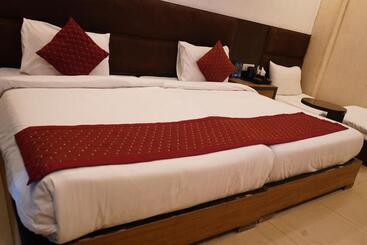 هتل O Delhi, Near Metro Station Karol Bagh