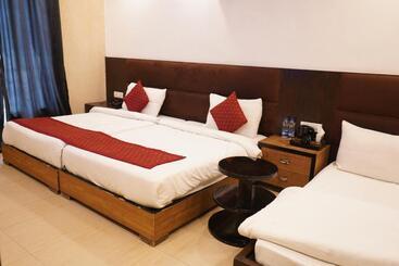 هتل O Delhi, Near Metro Station Karol Bagh