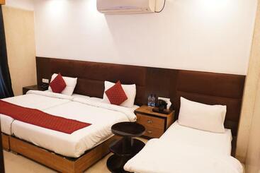 هتل O Delhi, Near Metro Station Karol Bagh