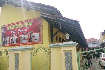 Hotel Spot On 93005 Berkah Kedawung Syariah Near Fakultas Farmasi Universitas Muhammadiyah Ahmad Dahlan Ci