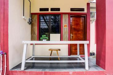 هتل Spot On 92523 Homestay Pasir Padi Permai Syariah