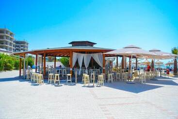 هتل Village By The Sea