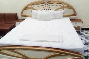 هتل Vip Palace Lodge