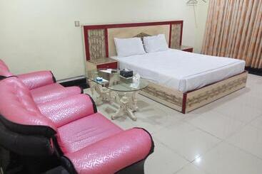 هتل Vip Palace Lodge