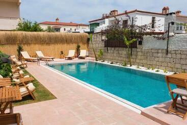 هتل Wind Of Alacati +12