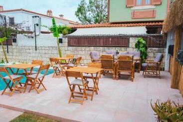 هتل Wind Of Alacati +12