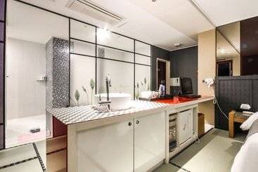 مُتل Hwasun Oncheon Hotel Tatami