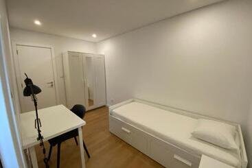 پانسیون Carcavelos Beach Walking Distance Room
