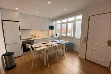 پانسیون Carcavelos Beach Walking Distance Room