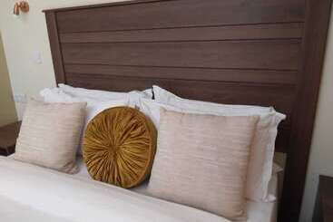 پانسیون Etang Guest House