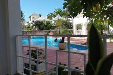 پانسیون Grand Blue Garden Los Corales Beach