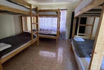 پانسیون Wing Camp