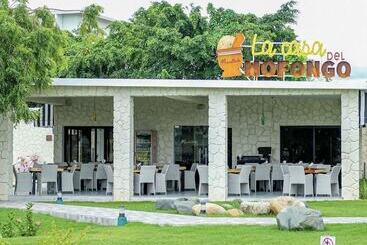 Playa Palmera Beach Resort