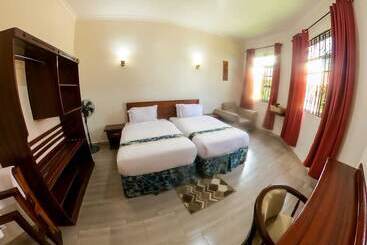 Sandmark Hotel Serengeti