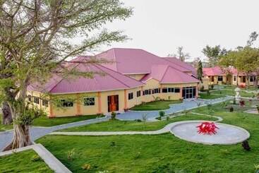 Sandmark Hotel Serengeti