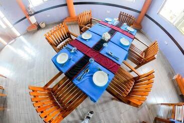 Sandmark Hotel Serengeti