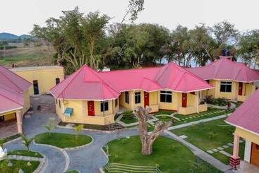 Sandmark Hotel Serengeti