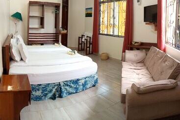 Sandmark Hotel Serengeti