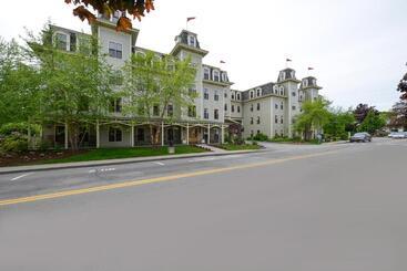 هتل Bar Harbor Grand
