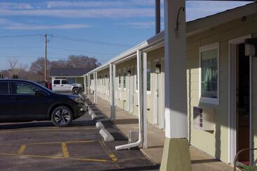 هتل Economy Inn Mccook
