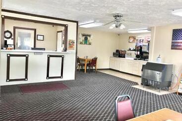 هتل Economy Inn Mccook