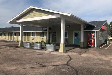 هتل Economy Inn Mccook