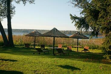 هتل Jabłoń Lake Resort