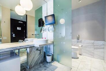 هتل Luxury Suites At Palms Place