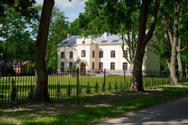 هتل Modlin Palace