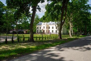 هتل Modlin Palace
