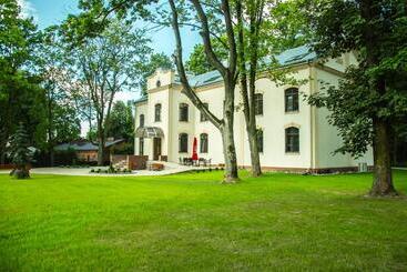 هتل Modlin Palace