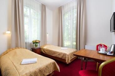 هتل Modlin Palace