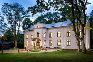 هتل Modlin Palace