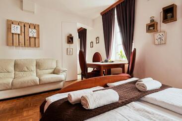 هتل Rooms & Restaurant Ostarija