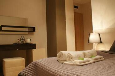 هتل Villa Modlin Airport