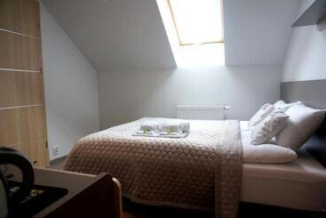 هتل Villa Modlin Airport