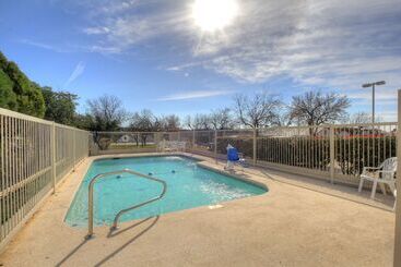 Motel 6kerrville, Tx