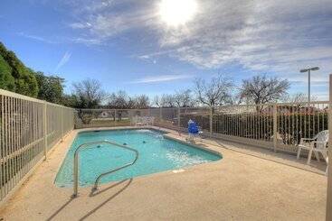 Motel 6kerrville, Tx