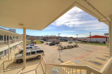 Motel 6kerrville, Tx